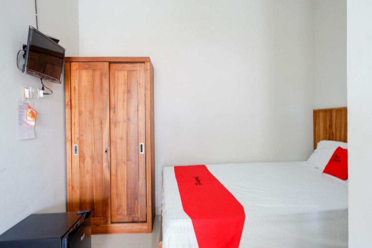 RedDoorz Plus Syariah near Stasiun Tegal 2 Bagian luar foto